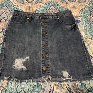 RUE 21 DISTRESSED DENIUM SKIRT SIZE MEDIUM LIKE NEW